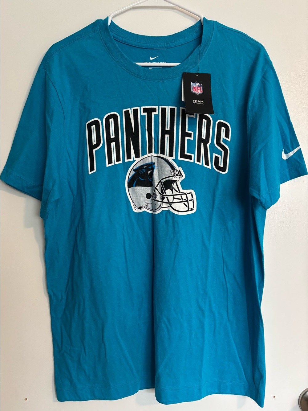 Nike Carolina Panthers NFL T-Shirt Men's Medium Athletic Football Fan Gear NWT